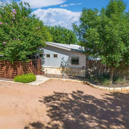 Claret House Full Kitchen And Private Hot Tub Fredericksburg Exterior foto