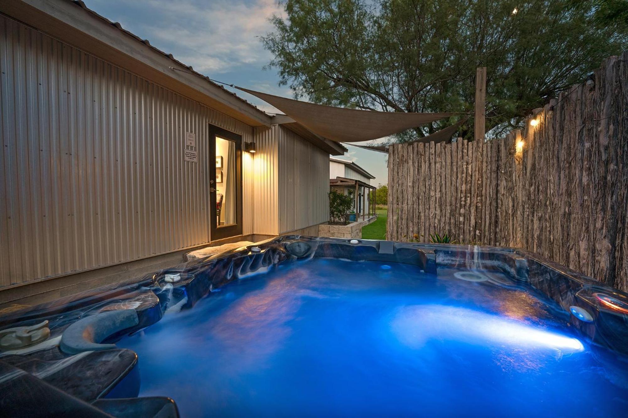 Claret House Full Kitchen And Private Hot Tub Fredericksburg Exterior foto