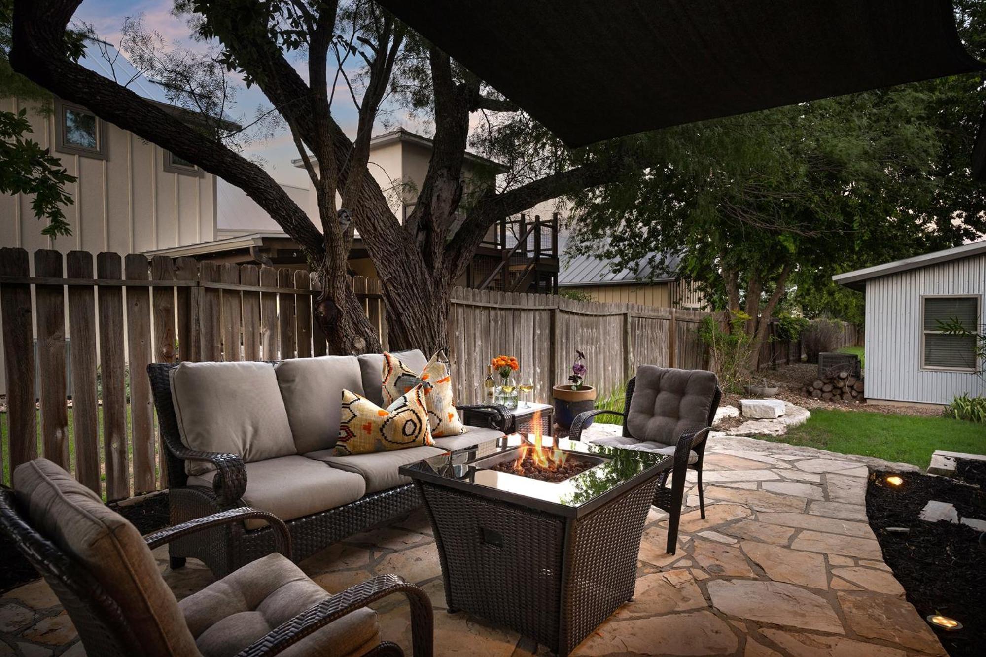 Claret House Full Kitchen And Private Hot Tub Fredericksburg Exterior foto